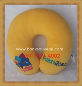 Bantal Custom Wedding Pilihan Favorit Untuk Souvenir Pernikahan