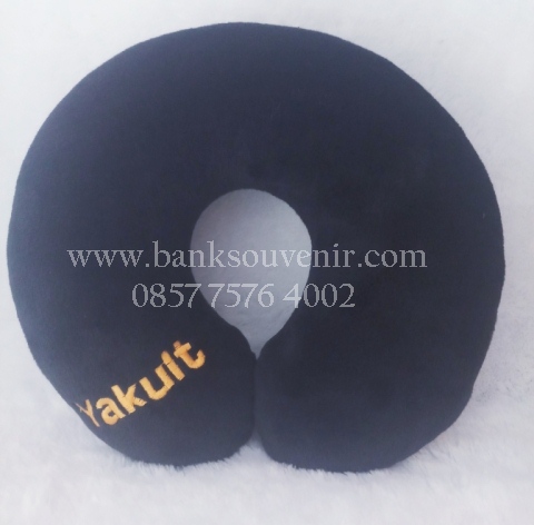 Bantal Leher souvenir Perusahaan