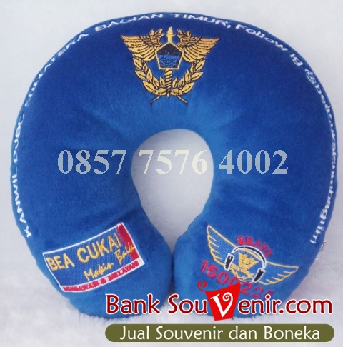 Souvenir bantal custom Bea Cukai