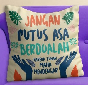Bantal Sofa Custom Gambar dan Tulisan