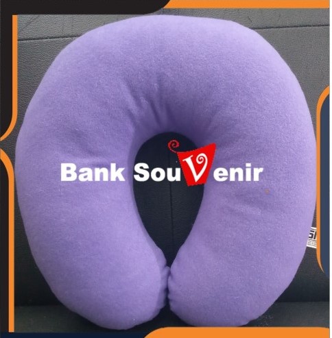 souvenir kampus bantal leher
