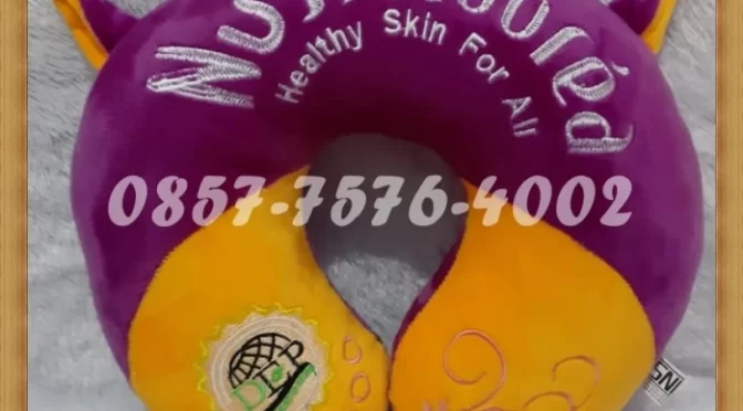 finishing souvenir bantal leher