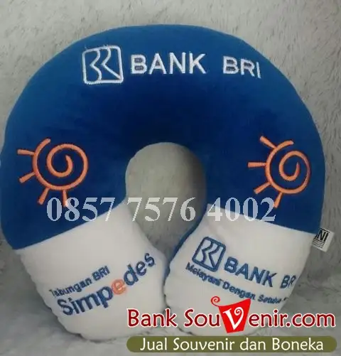 souvenir bantal leher BRI
