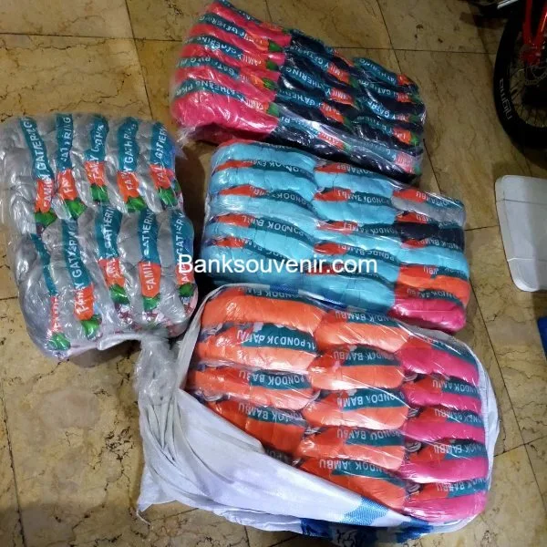 souvenir khitanan bantal leher